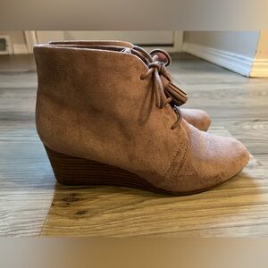 Dr. Scholl’s Wedge Boots Women’s Size 6.5